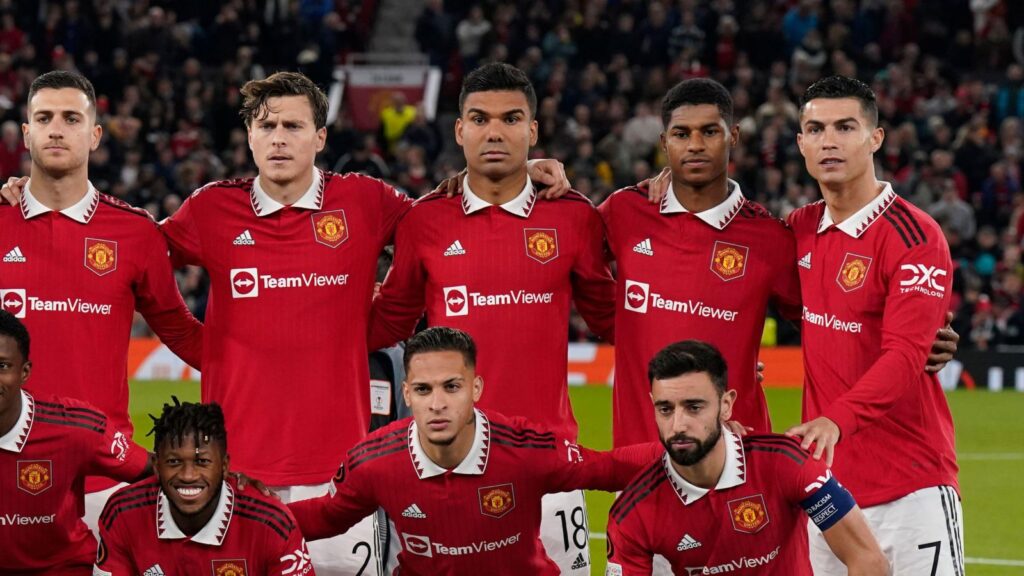 คีนยกย่อง